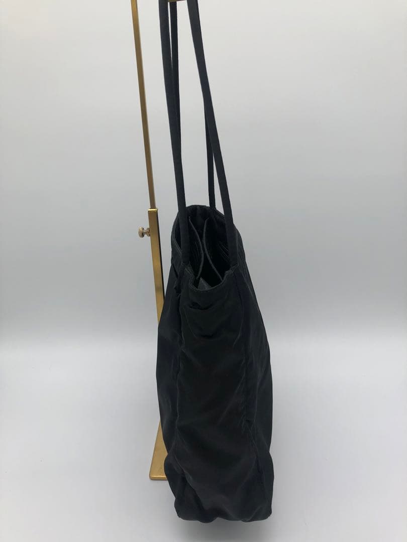 PRADAプラダナイロントートバッグ