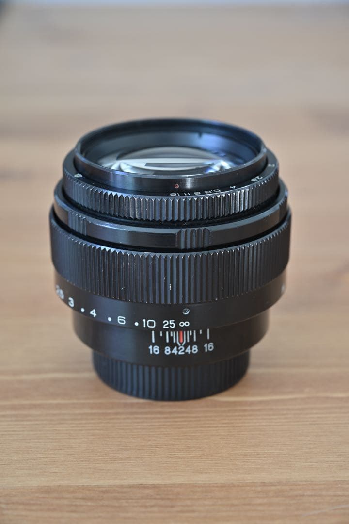 Jupiter-9 85mm f/2 単焦点レンズ