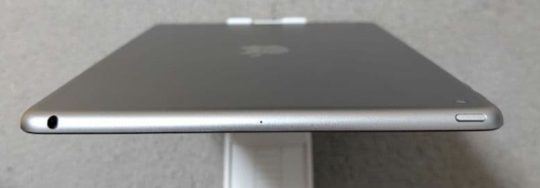 iPad第6世代 32GB シルバー Wi-Fiモデル