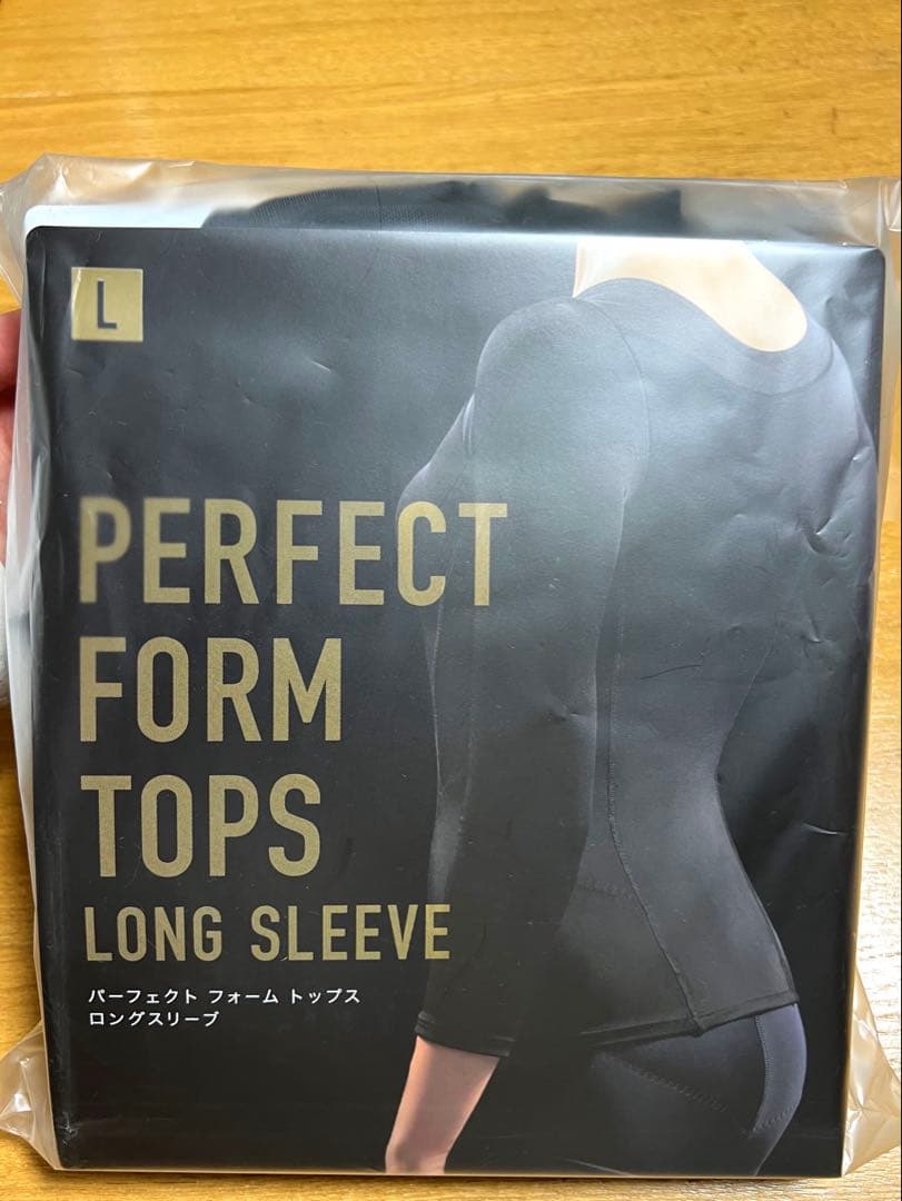 LAVA パーフェクトフォーム上下ウェアセットLサイズ