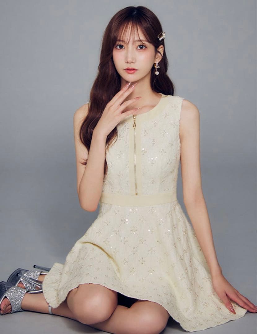 jewels ミルキーホワイトビジューノースリーブワンピース