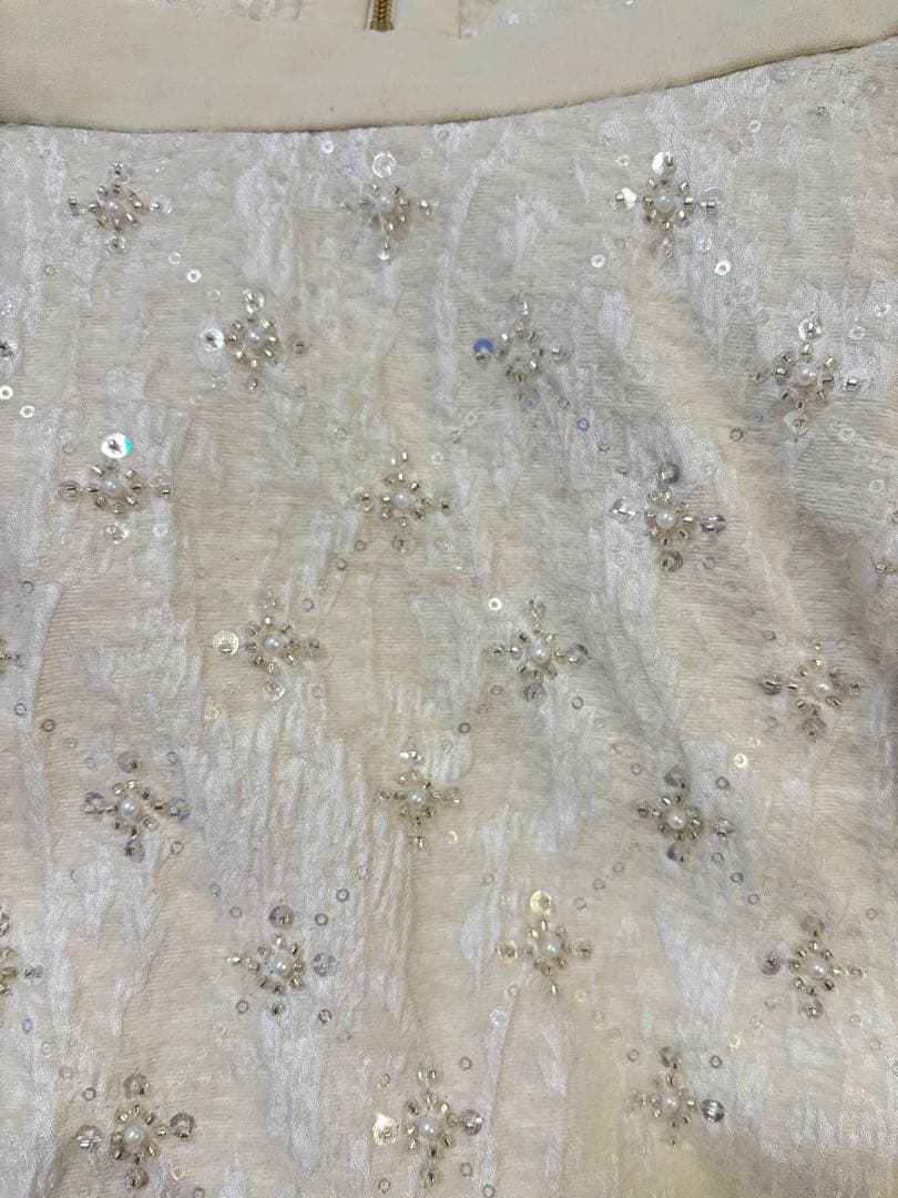 jewels ミルキーホワイトビジューノースリーブワンピース