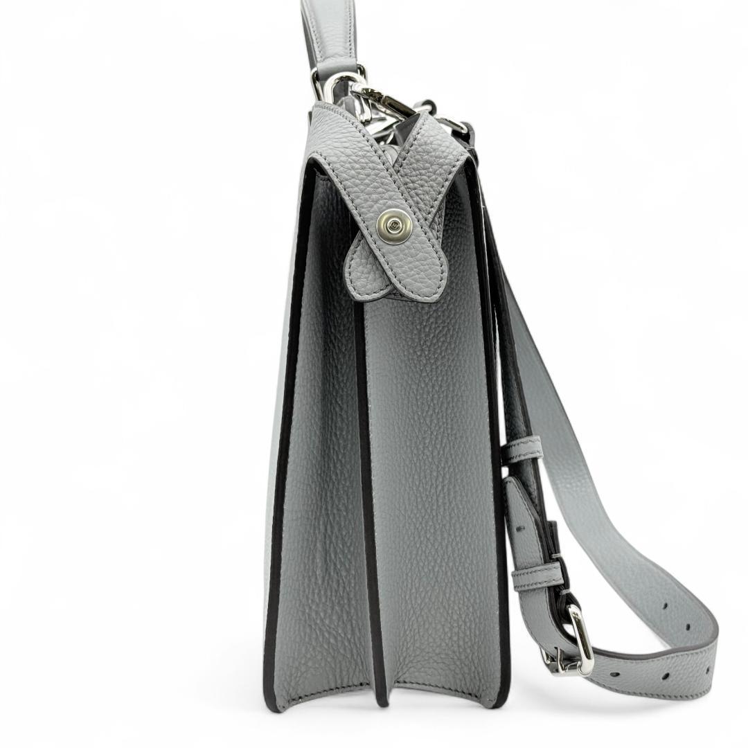 M6932 フェンディ ピーカブー アイシーユー ミディアム 7VA529