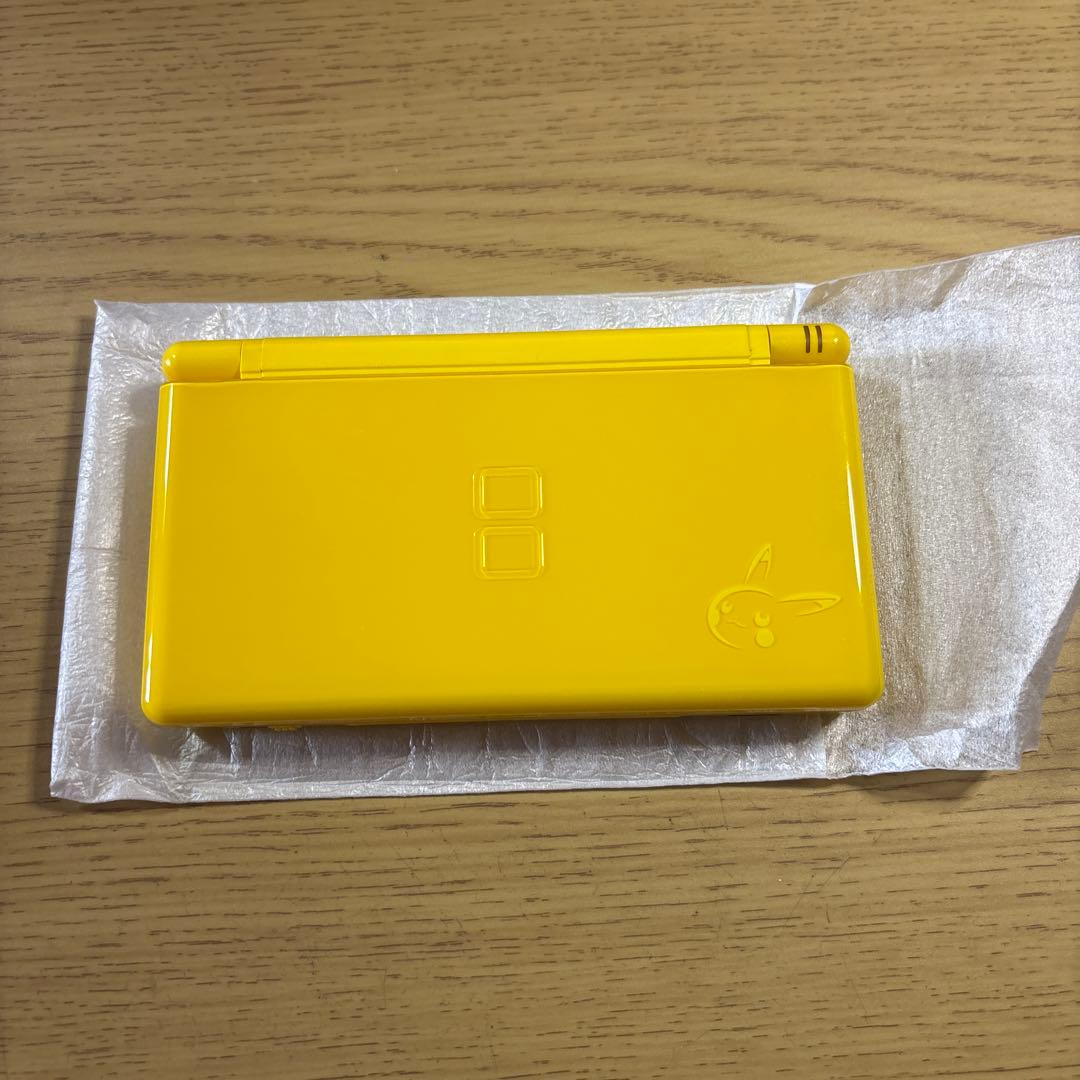 美品　ニンテンドーDS LITE ピカチュウエディション 箱付き