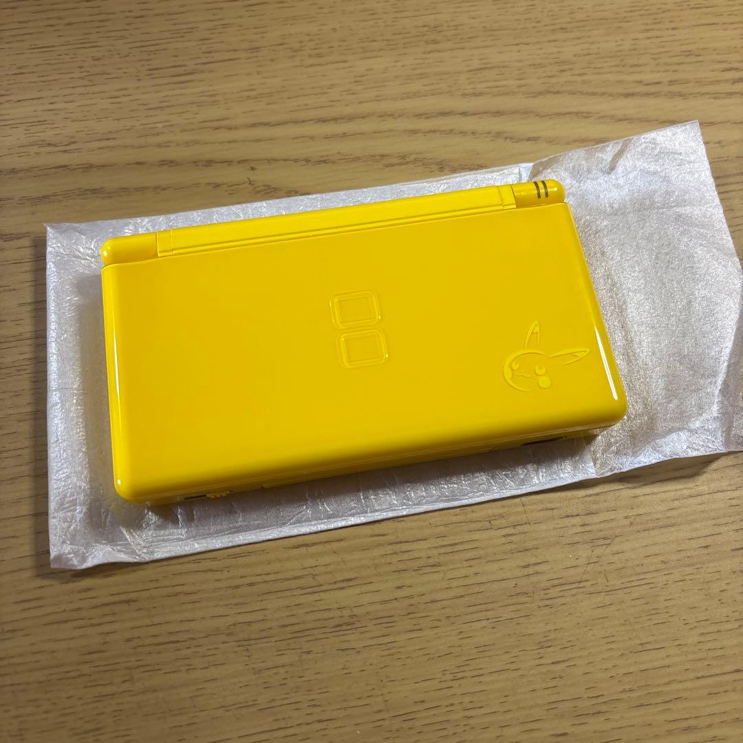 美品　ニンテンドーDS LITE ピカチュウエディション 箱付き