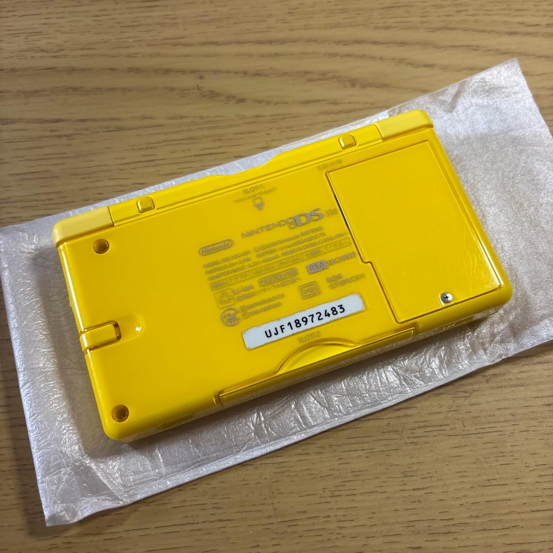 美品　ニンテンドーDS LITE ピカチュウエディション 箱付き