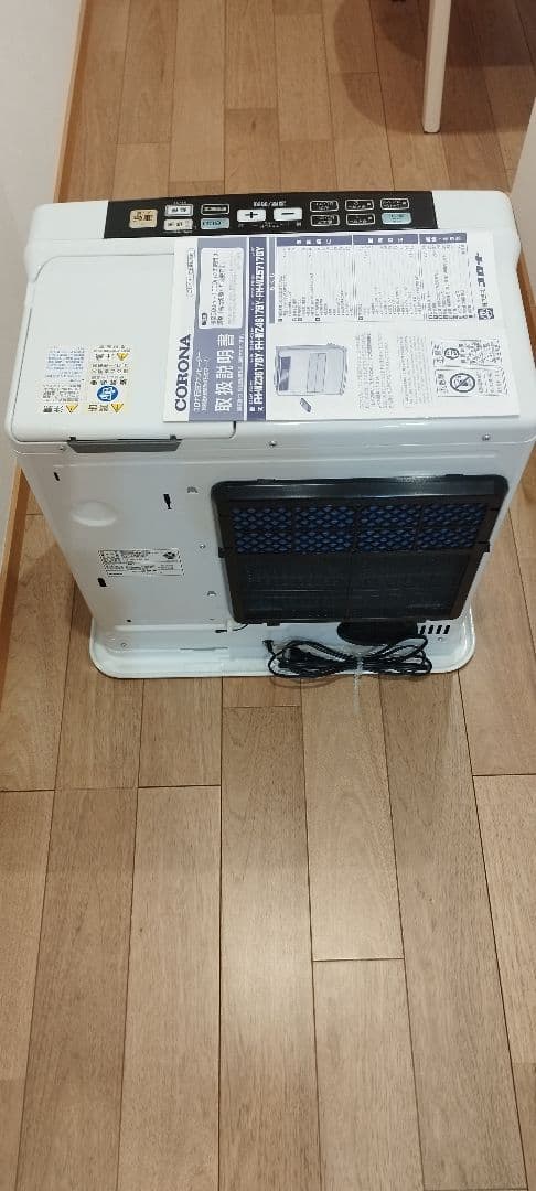 中古　コロナ 石油ファンヒーター FH-WZ5717BY ホワイト　2017年製