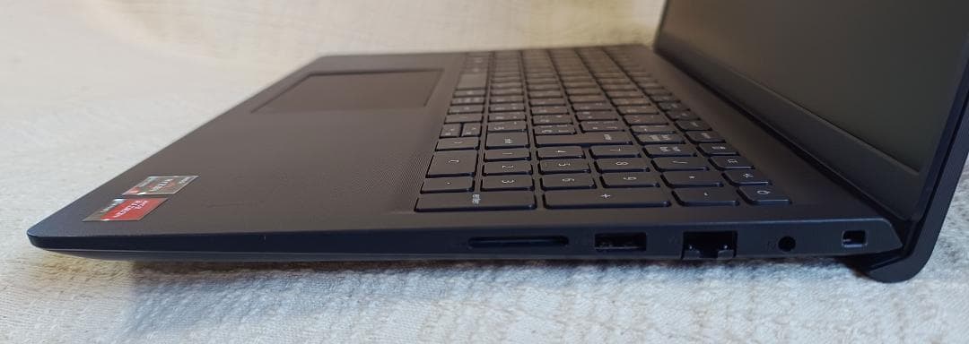 DELL Vostro 15 3525 AMD Ryzen 5 5500U搭載