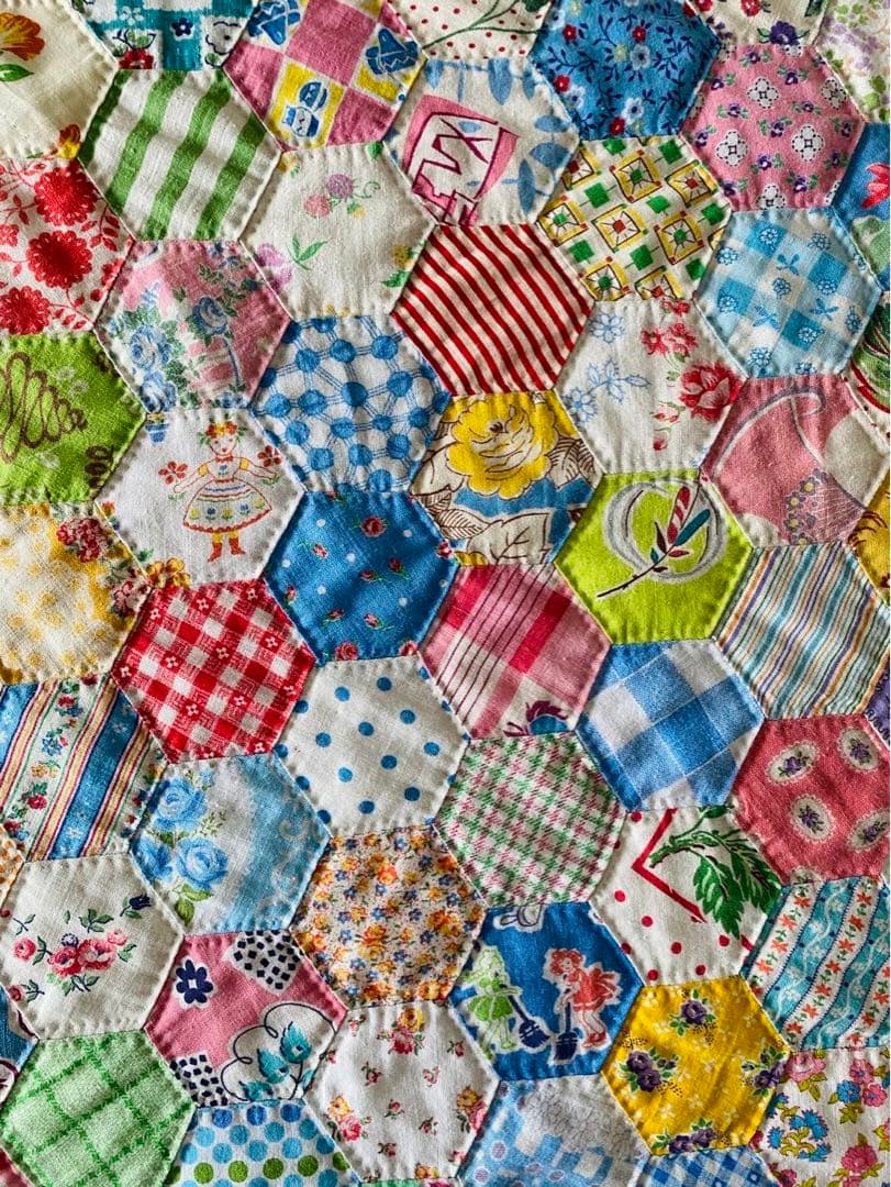 パッチワークキルト　フィードサックのヘキサゴンキルト