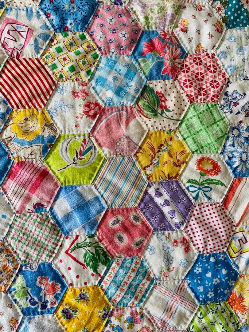 パッチワークキルト　フィードサックのヘキサゴンキルト