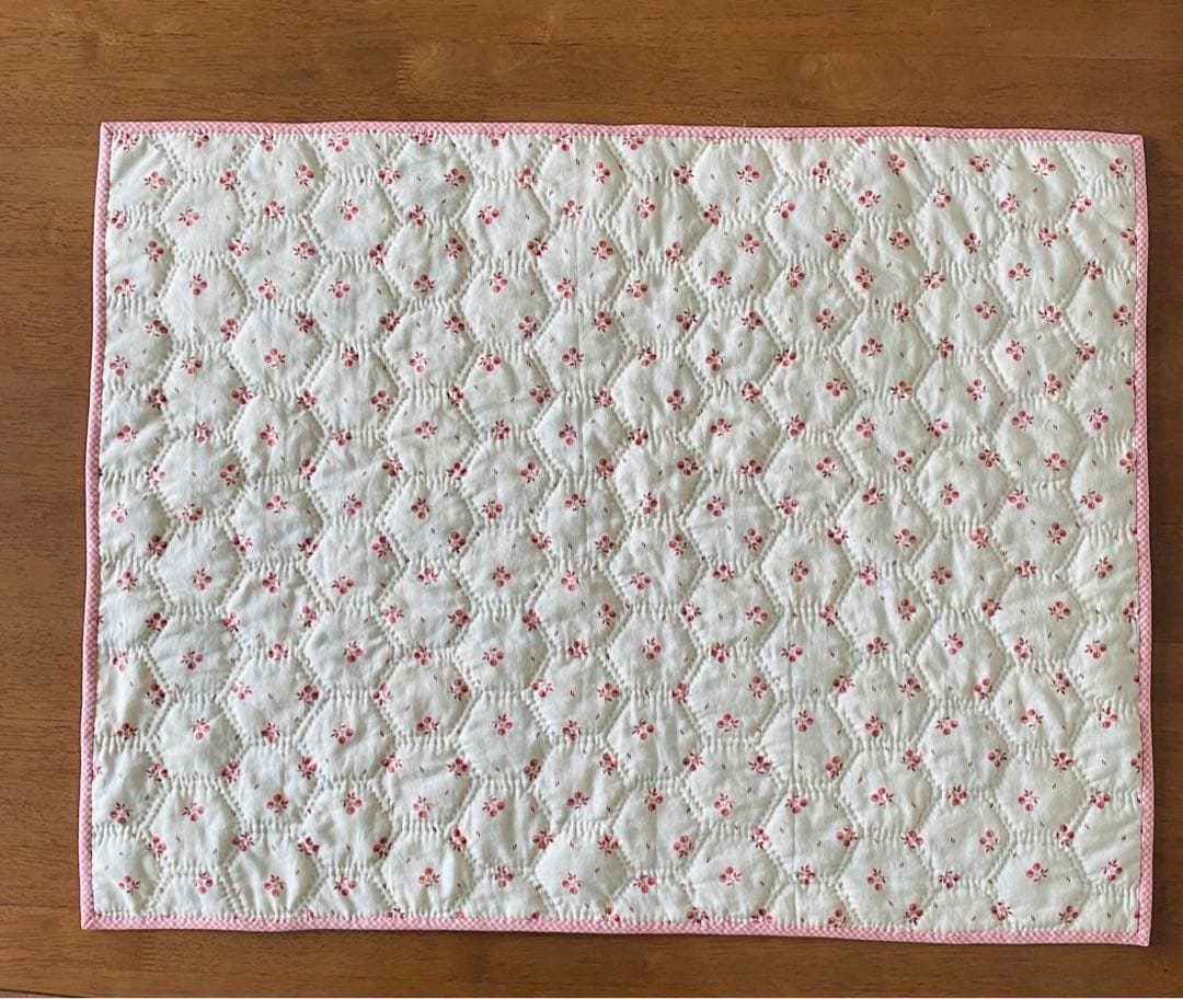 パッチワークキルト　フィードサックのヘキサゴンキルト