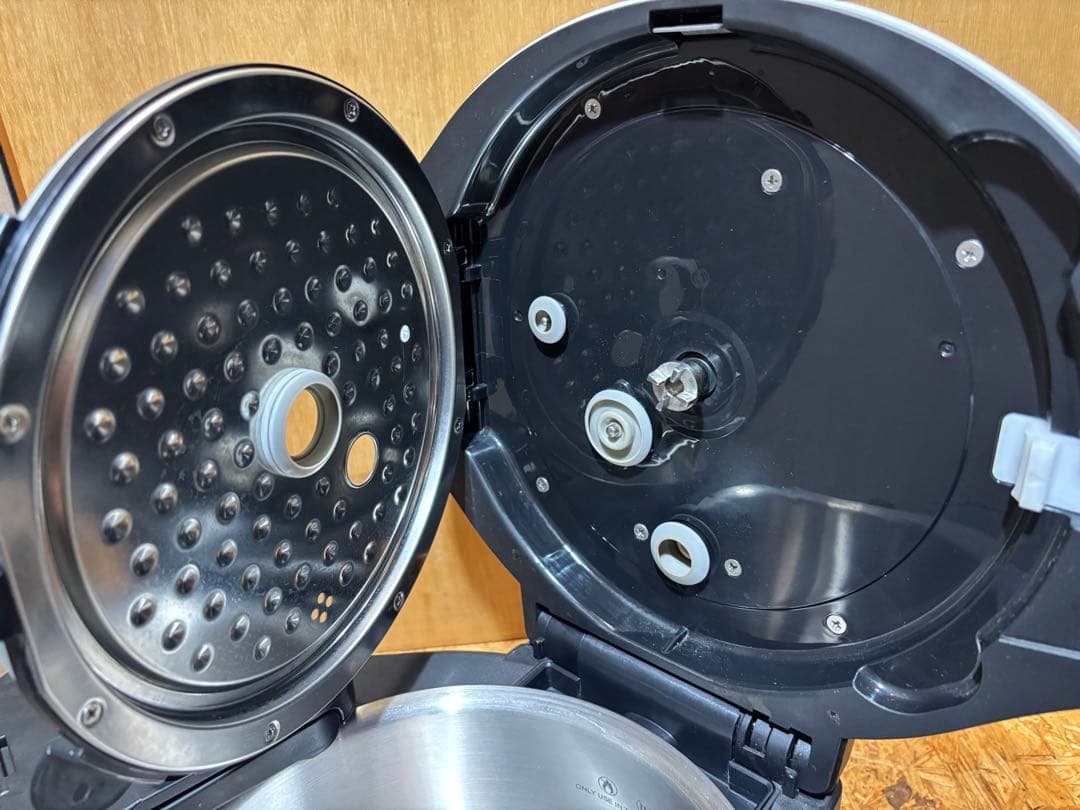 ヘルシオ ホットクック 電気調理鍋 無水鍋 KN-HW24E-W 20年製