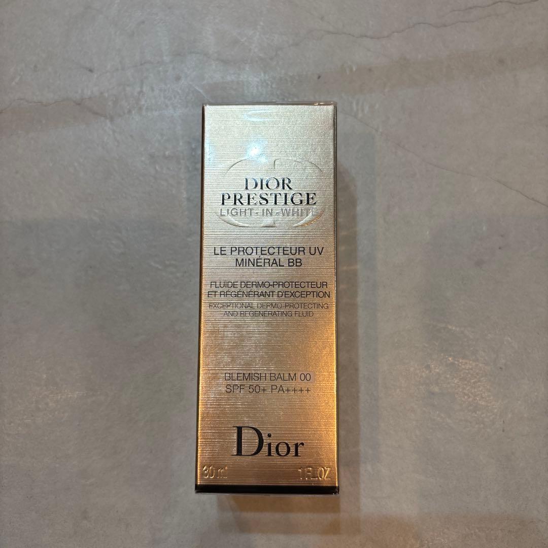ディオールプレステージホワイト ル　プロテクターUVミネラルBB カラー00