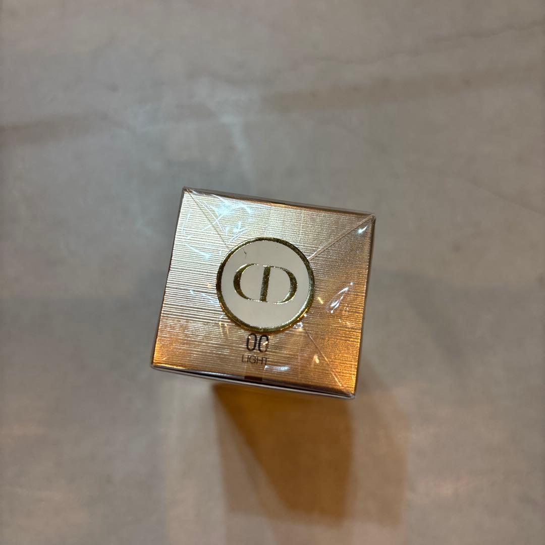 ディオールプレステージホワイト ル　プロテクターUVミネラルBB カラー00