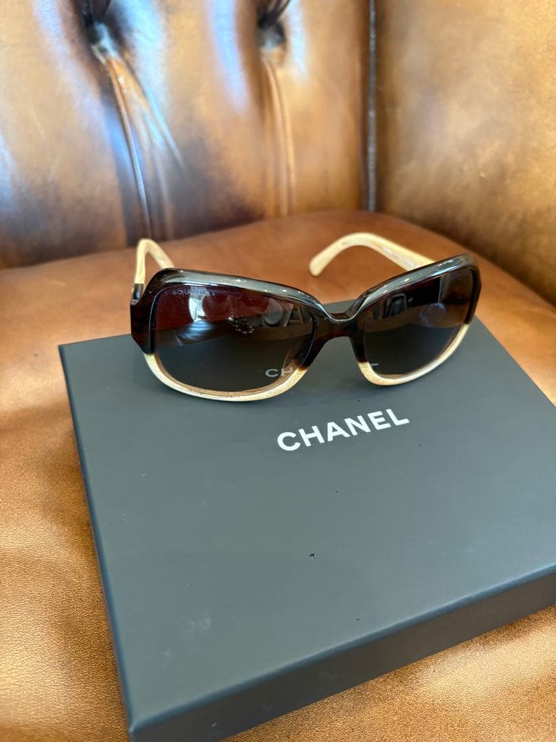 CHANEL サングラス ブラック/ベージュ