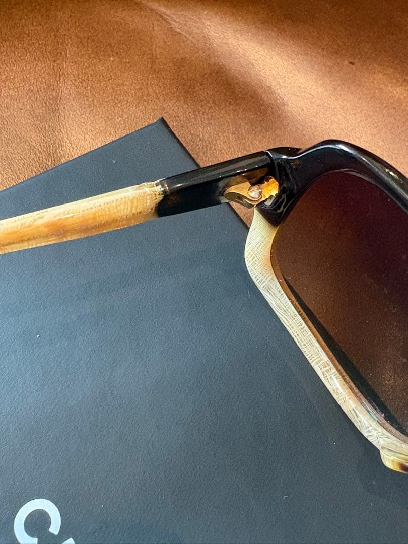 CHANEL サングラス ブラック/ベージュ