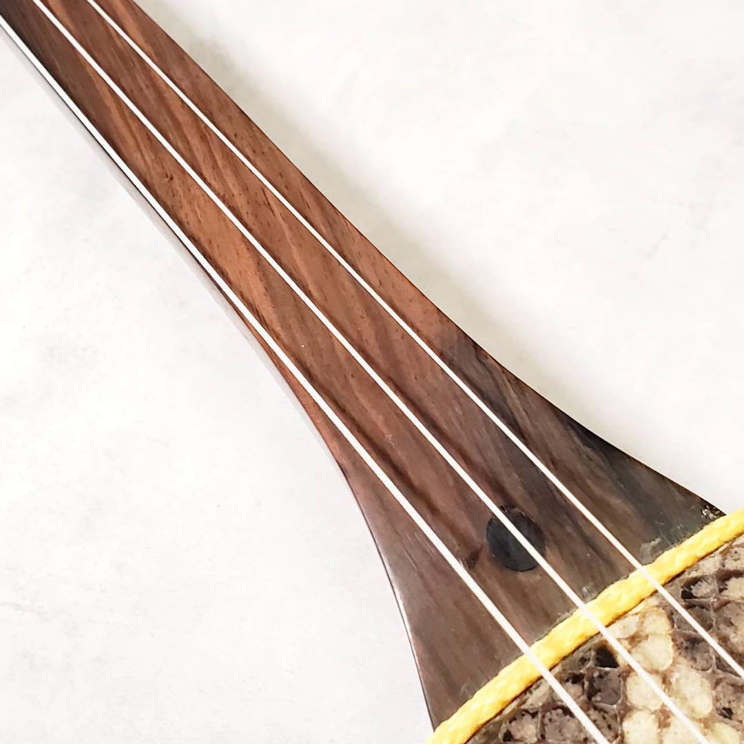 【演奏確認済】沖縄三線 本蛇皮張り ハードケース付き 和楽器 三味線 弦楽器