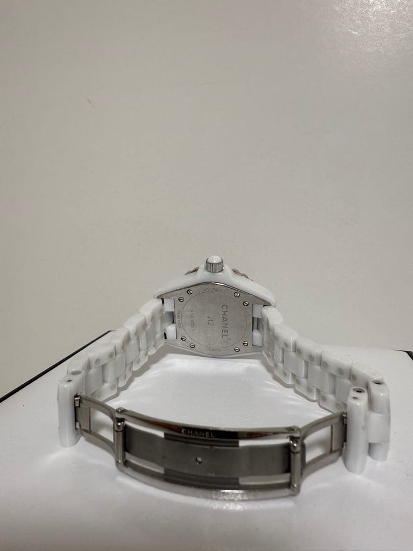 【訳あり】シャネルJ12 8Pダイヤ 33mmシェル ホワイト