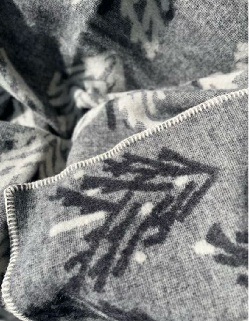 ラプアンカンクリ　グレー×ホワイト ブランケット 130×200cm