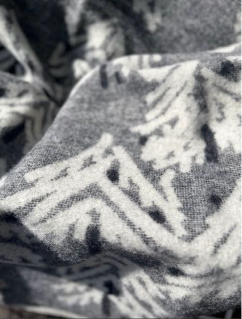 ラプアンカンクリ　グレー×ホワイト ブランケット 130×200cm