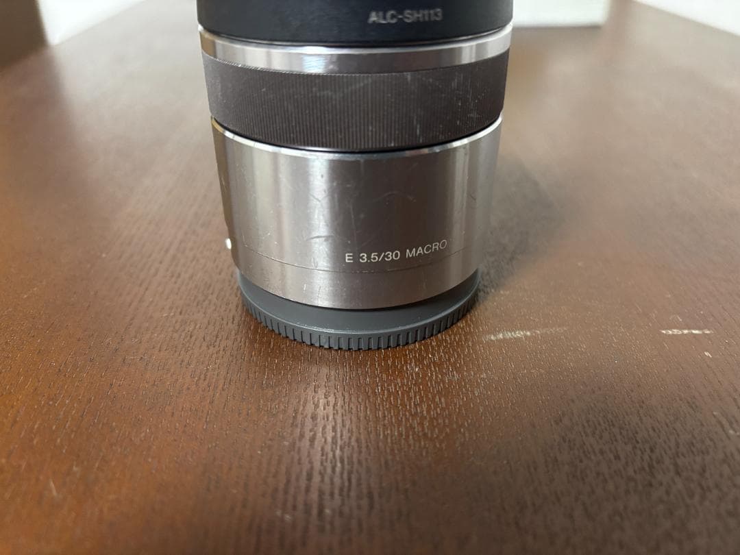 Sony E 30mm F3.5 Macro レンズ
