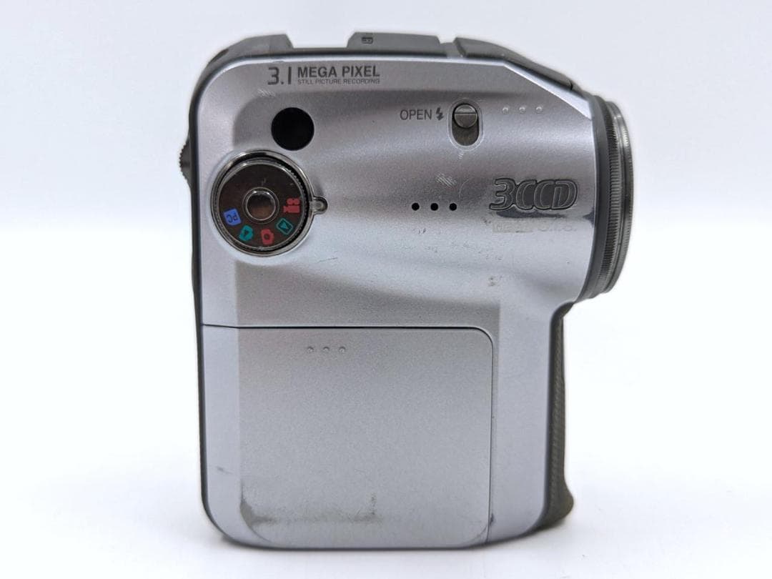 小型軽量！ Panasonic ビデオカメラ SDR-S200