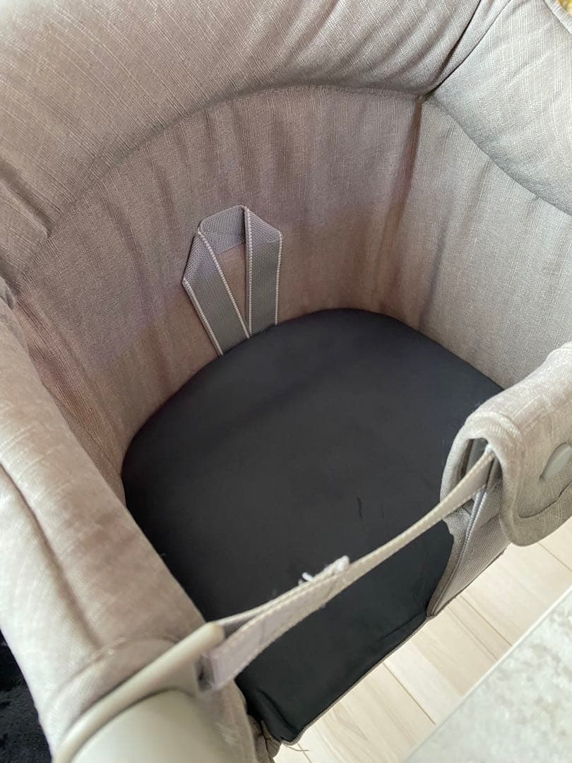 ベビーチェア イングリッシーナ テーブルトレーつき 箱、説明書あり カプチーノ