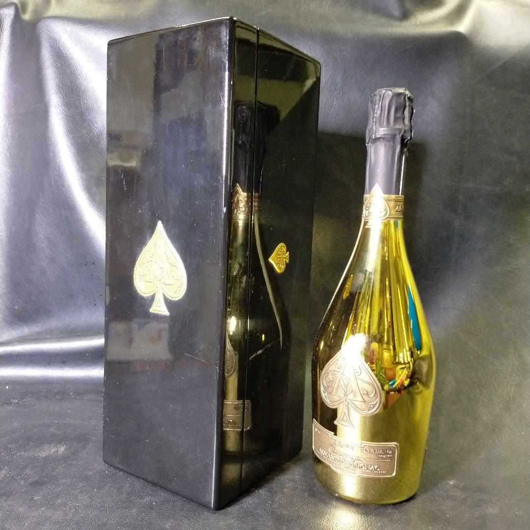 アルマン・ド・ブリニャック同ブランドを象徴する「ブリュット・ゴールド