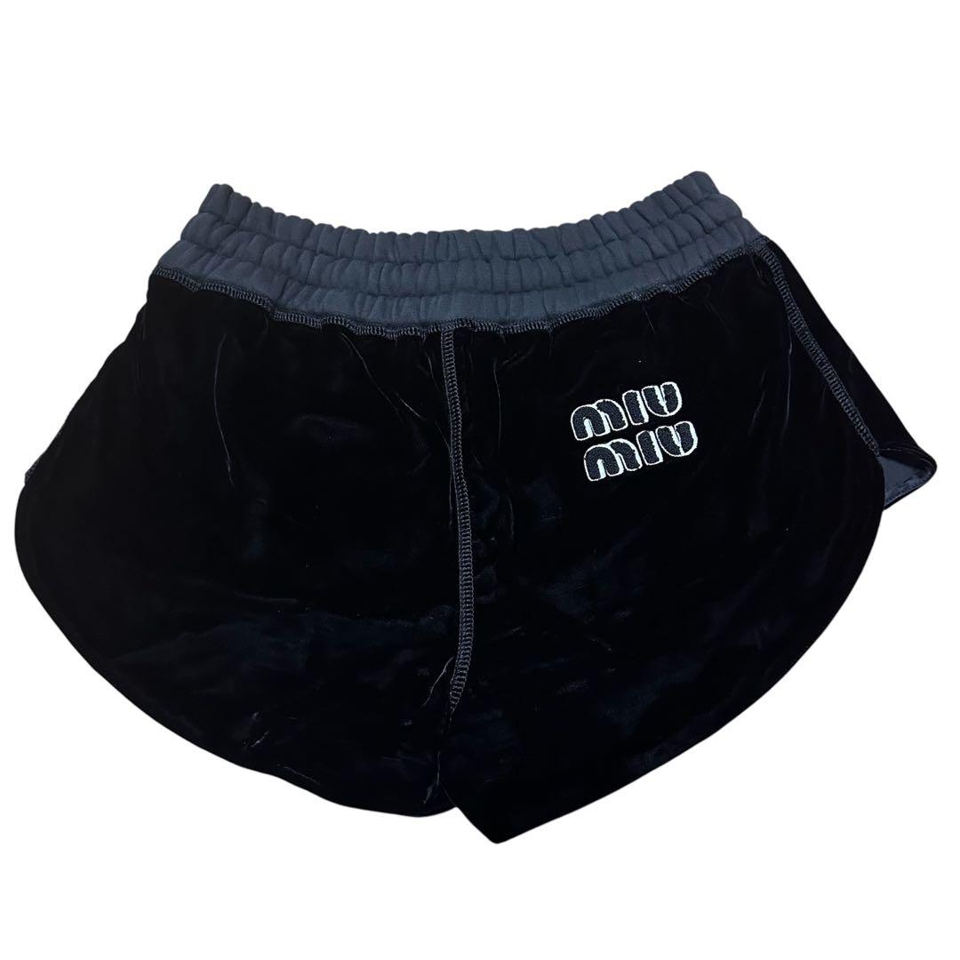 【希少】ミュウミュウ　ベロアショーツ レディース スポーティー ✨高級感あり✨
