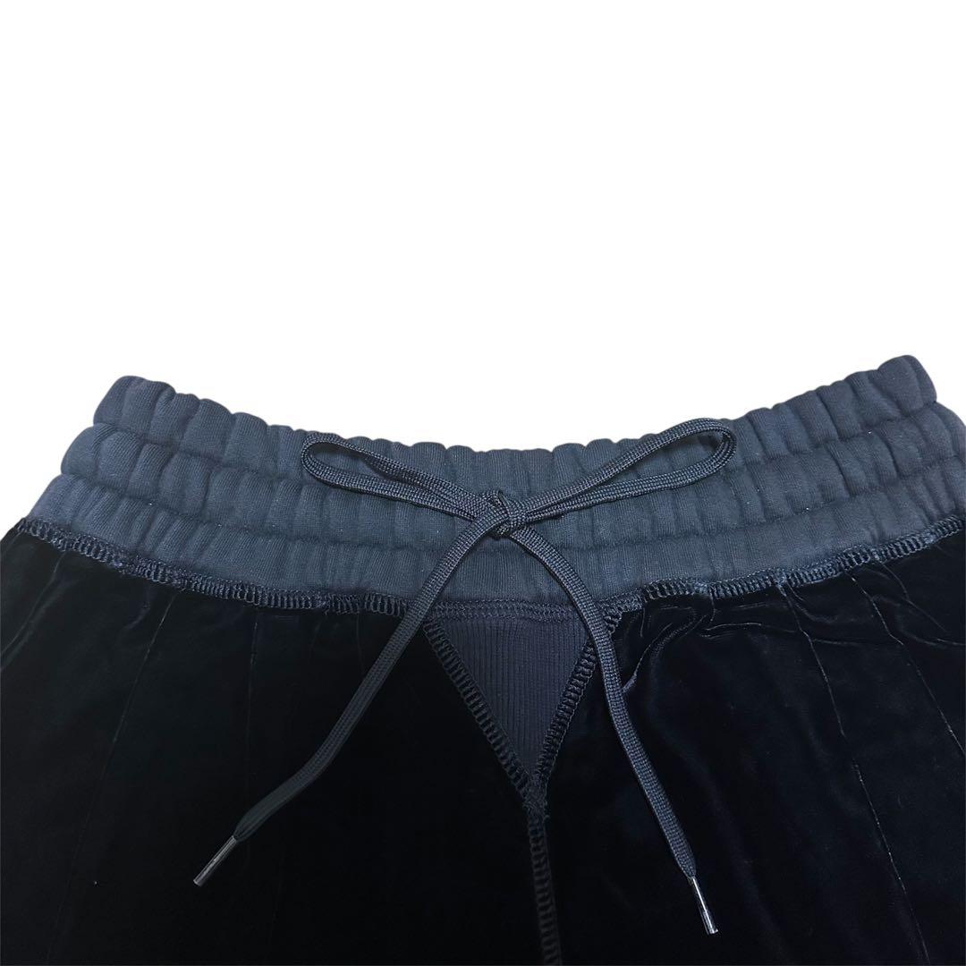 【希少】ミュウミュウ　ベロアショーツ レディース スポーティー ✨高級感あり✨