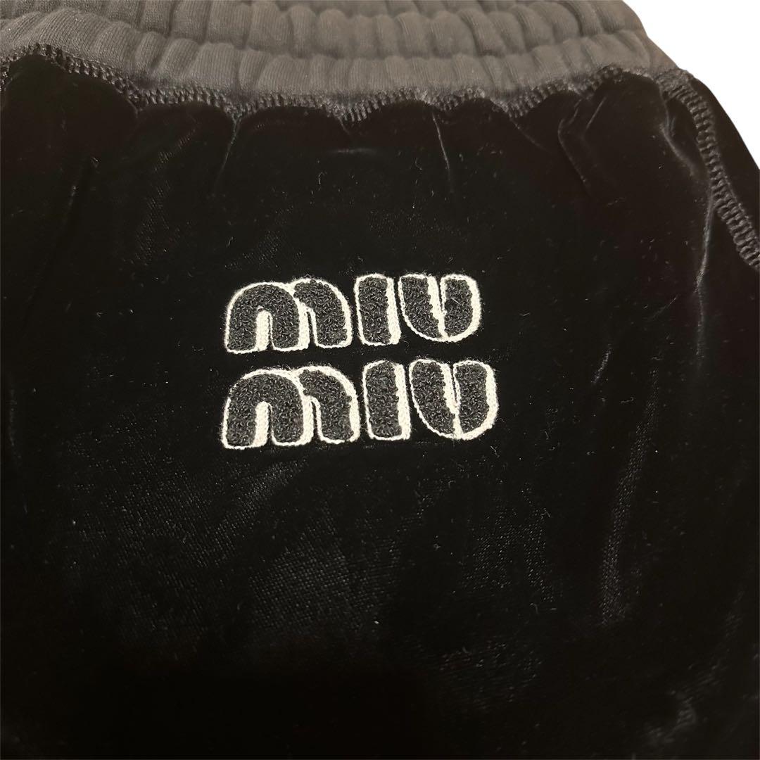 【希少】ミュウミュウ　ベロアショーツ レディース スポーティー ✨高級感あり✨