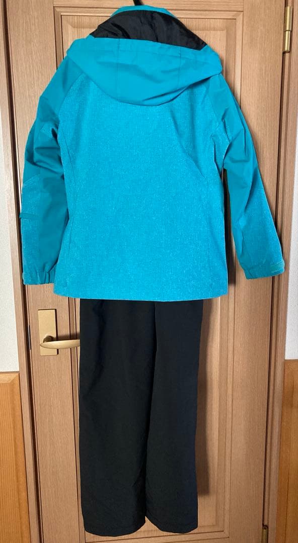 DESCENTE スキー・スノーボード用ジャケットとパンツセット