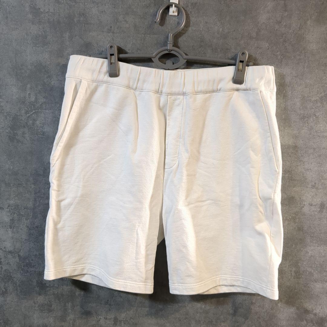 PRADA ホワイト ショートパンツ