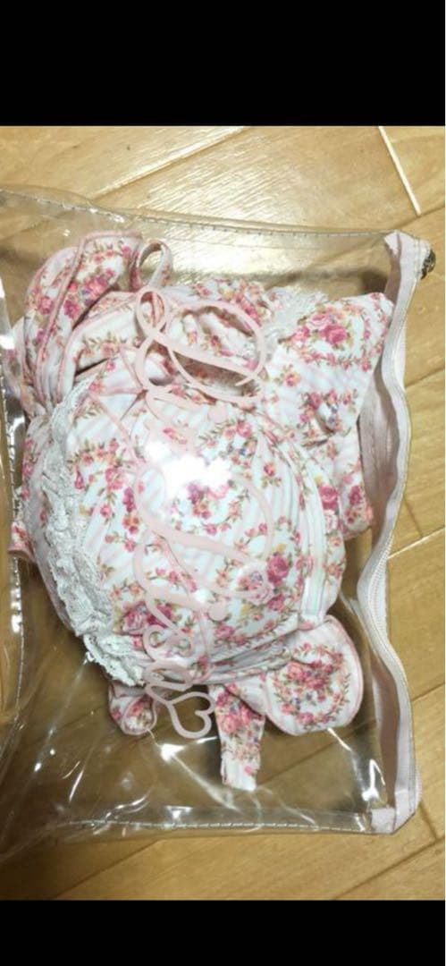 リズリサ　水着