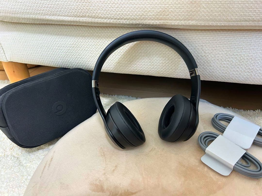 【美品】Beats Solo4 オンイヤーワイヤレスヘッドフォン ブラック