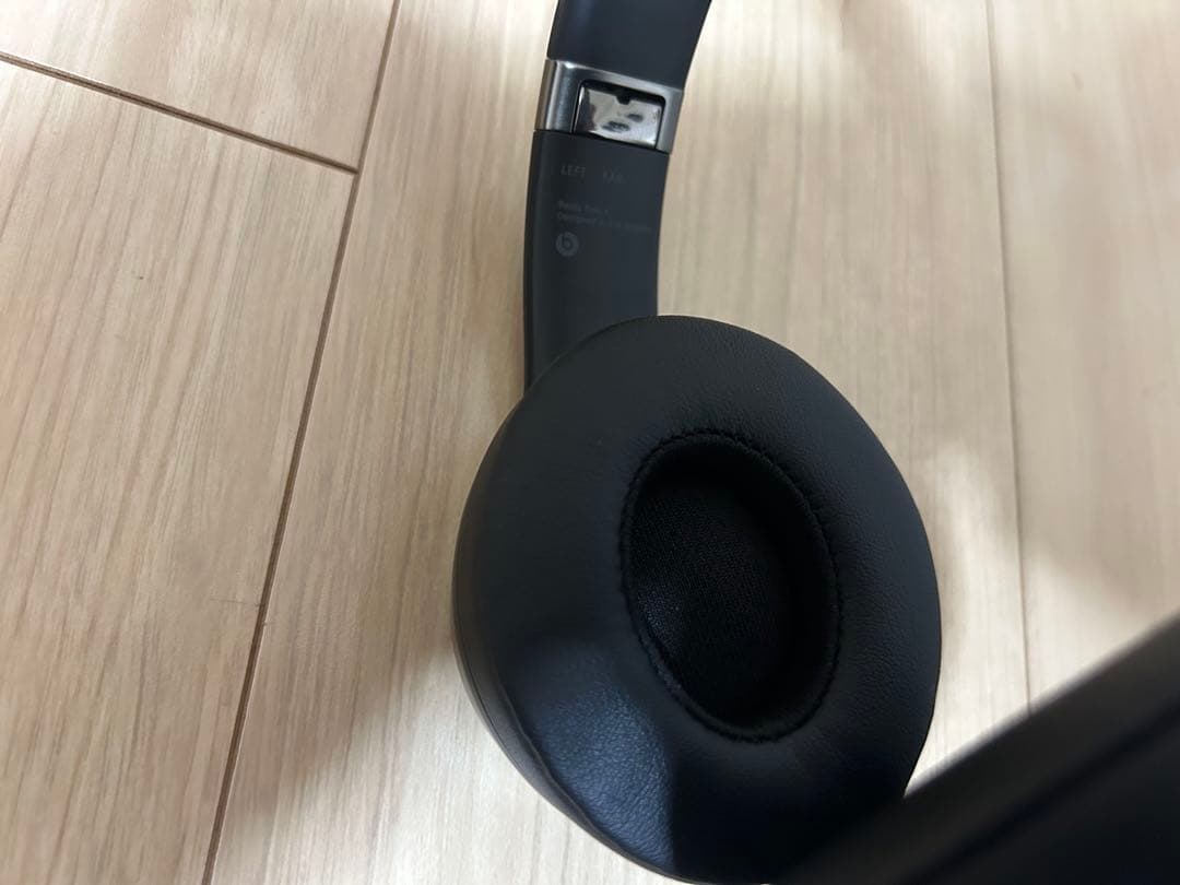 【美品】Beats Solo4 オンイヤーワイヤレスヘッドフォン ブラック