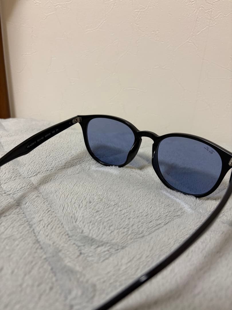 Ray-Ban ブラック ラウンド型サングラス