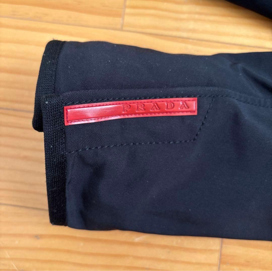 PRADA フード付き ブラックジャンパー