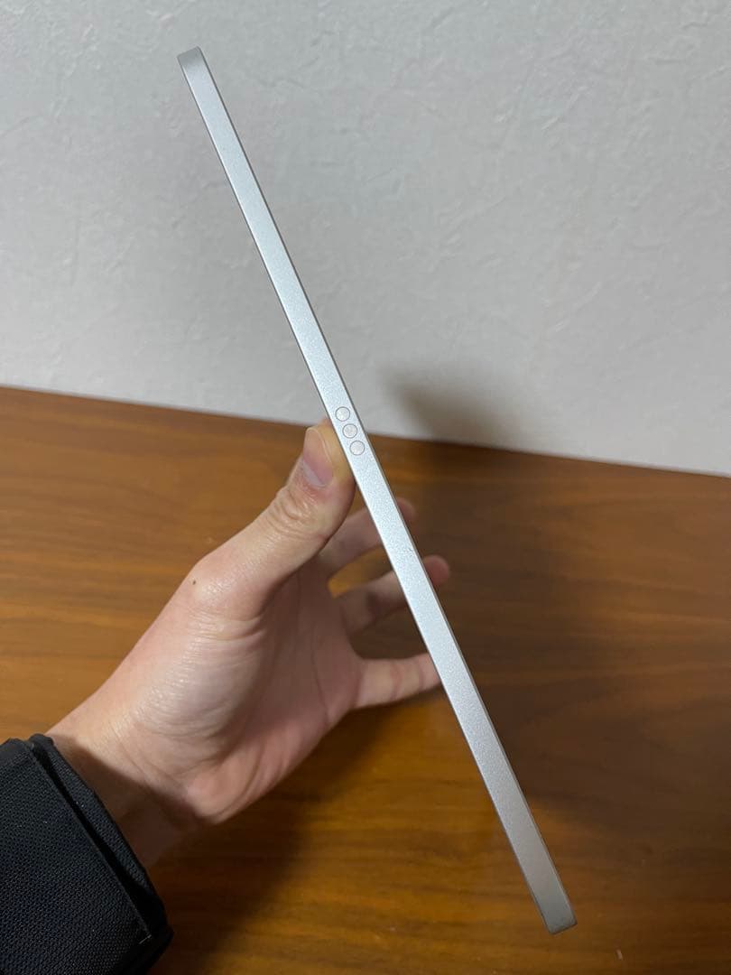 シルバー iPad 第10世代　64gb wifi モデル