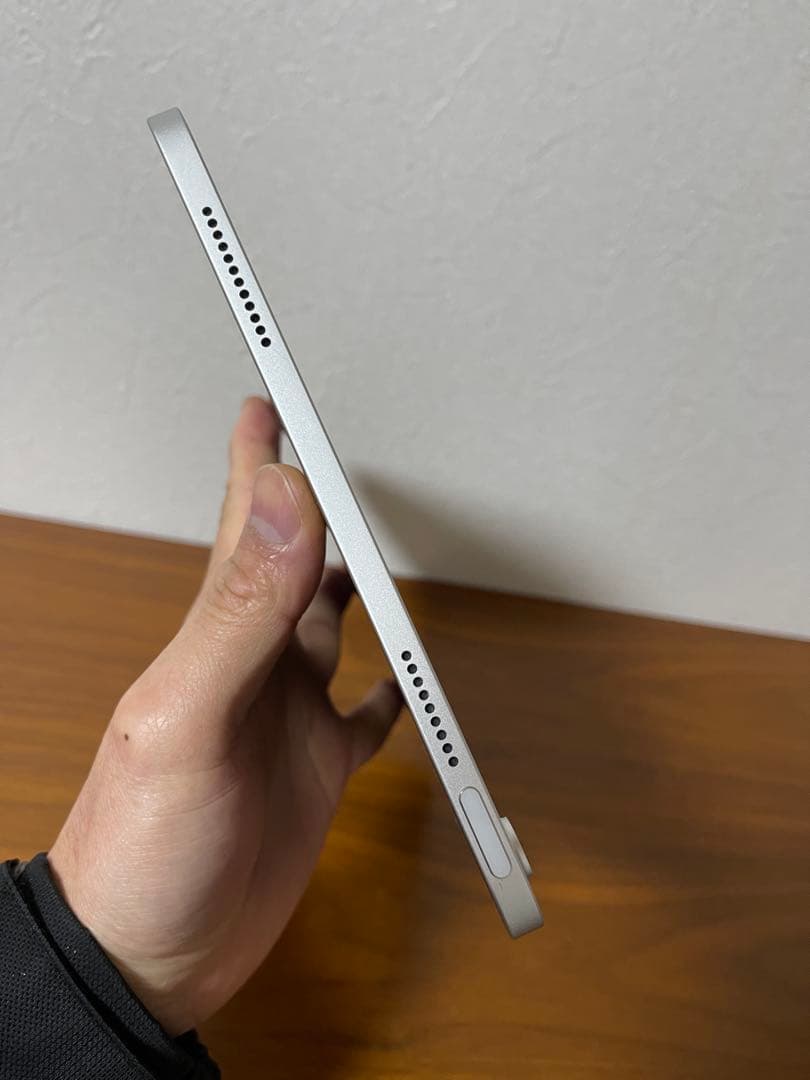 シルバー iPad 第10世代　64gb wifi モデル