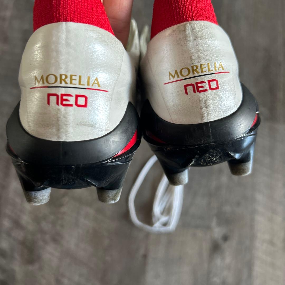 サッカースパイク　モレリアネオ4 27.5