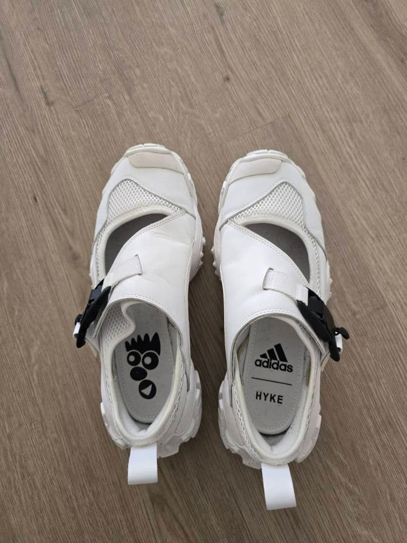 adidas HYKE AH‑003 XTA SANDAL（ホワイト）