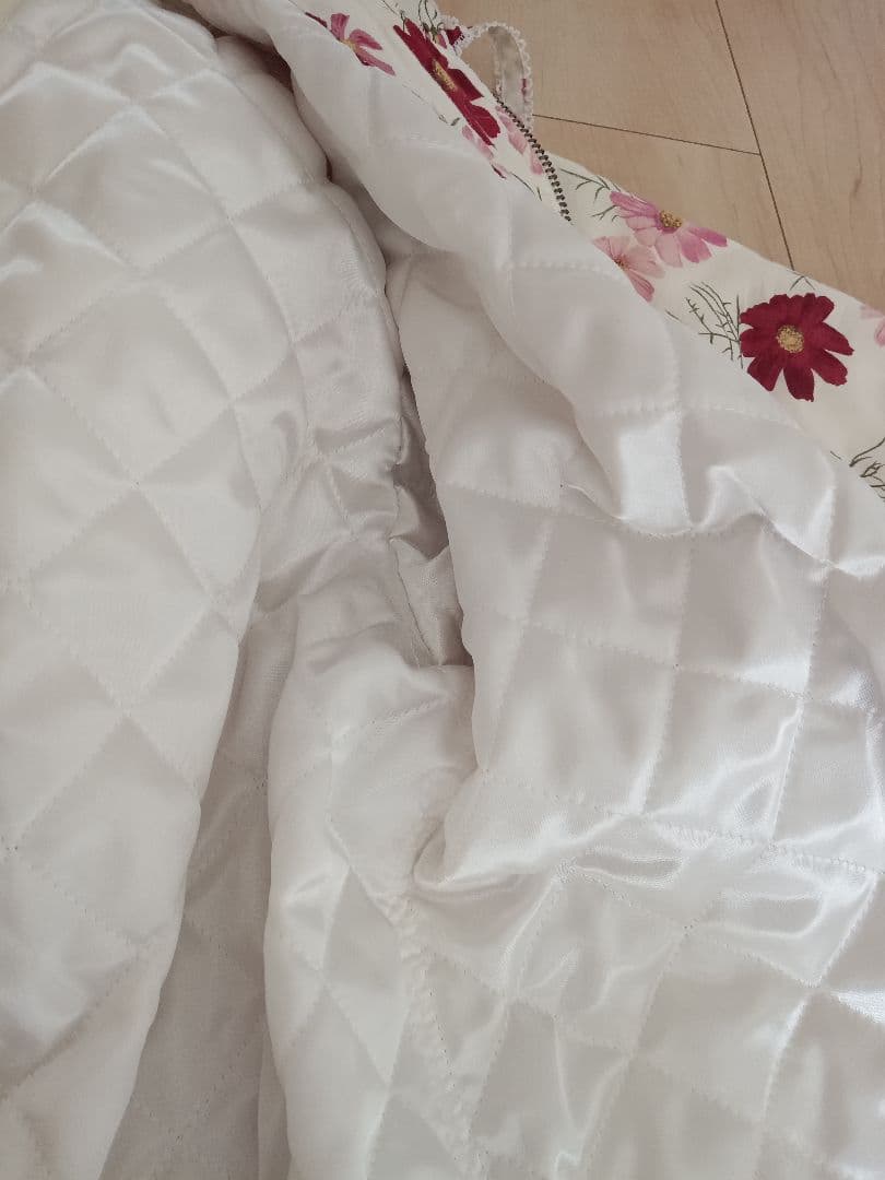 【ゆきゆき♡】　　美品　ピンクハウス　コスモス柄ブルゾン