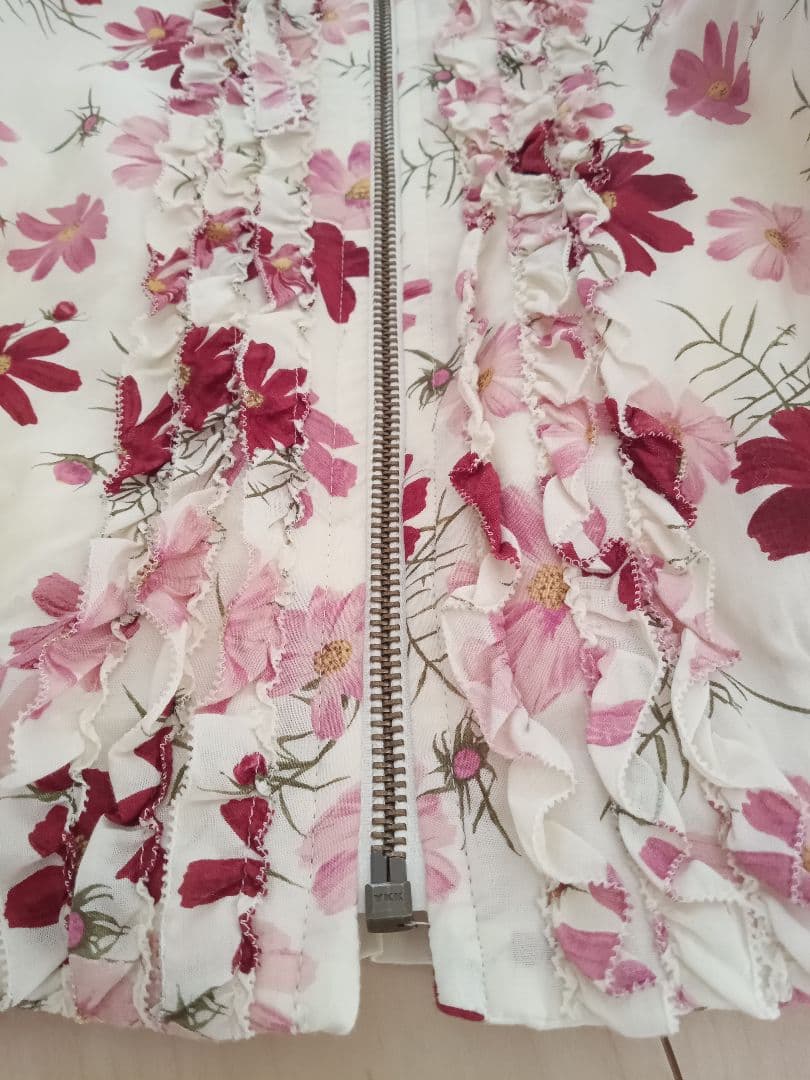 【ゆきゆき♡】　　美品　ピンクハウス　コスモス柄ブルゾン