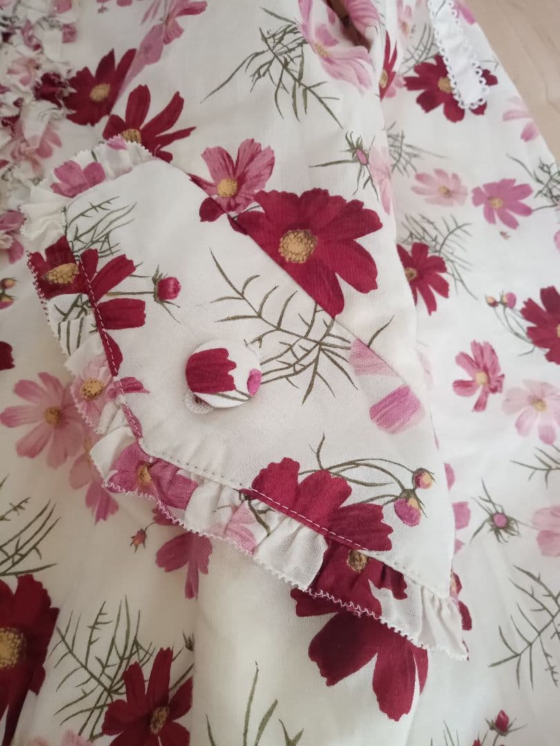 【ゆきゆき♡】　　美品　ピンクハウス　コスモス柄ブルゾン