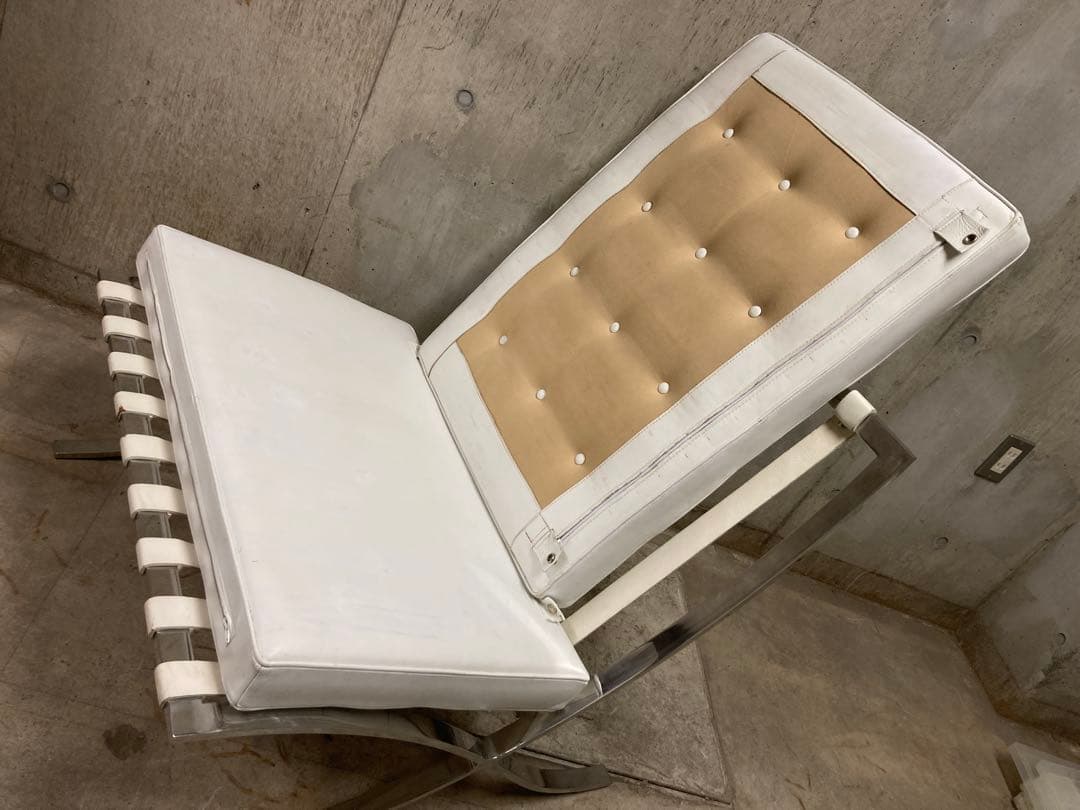 定価160万! 名作 良品 正規Knoll 白 バルセロナ チェア②オットマン