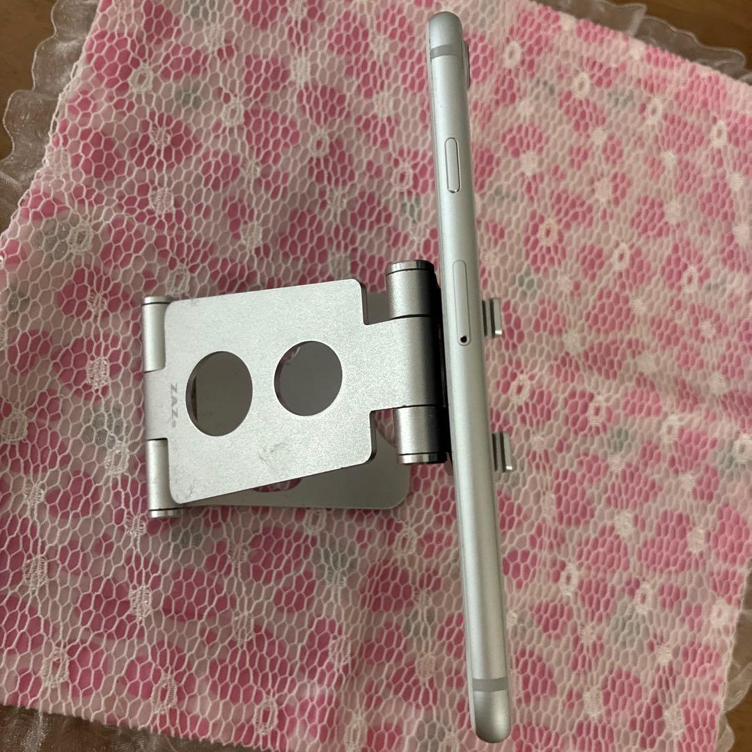 iPhone8 64GBドコモSIMロック解除済み 【一部訳あり】