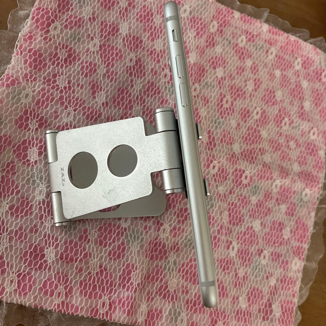 iPhone8 64GBドコモSIMロック解除済み 【一部訳あり】