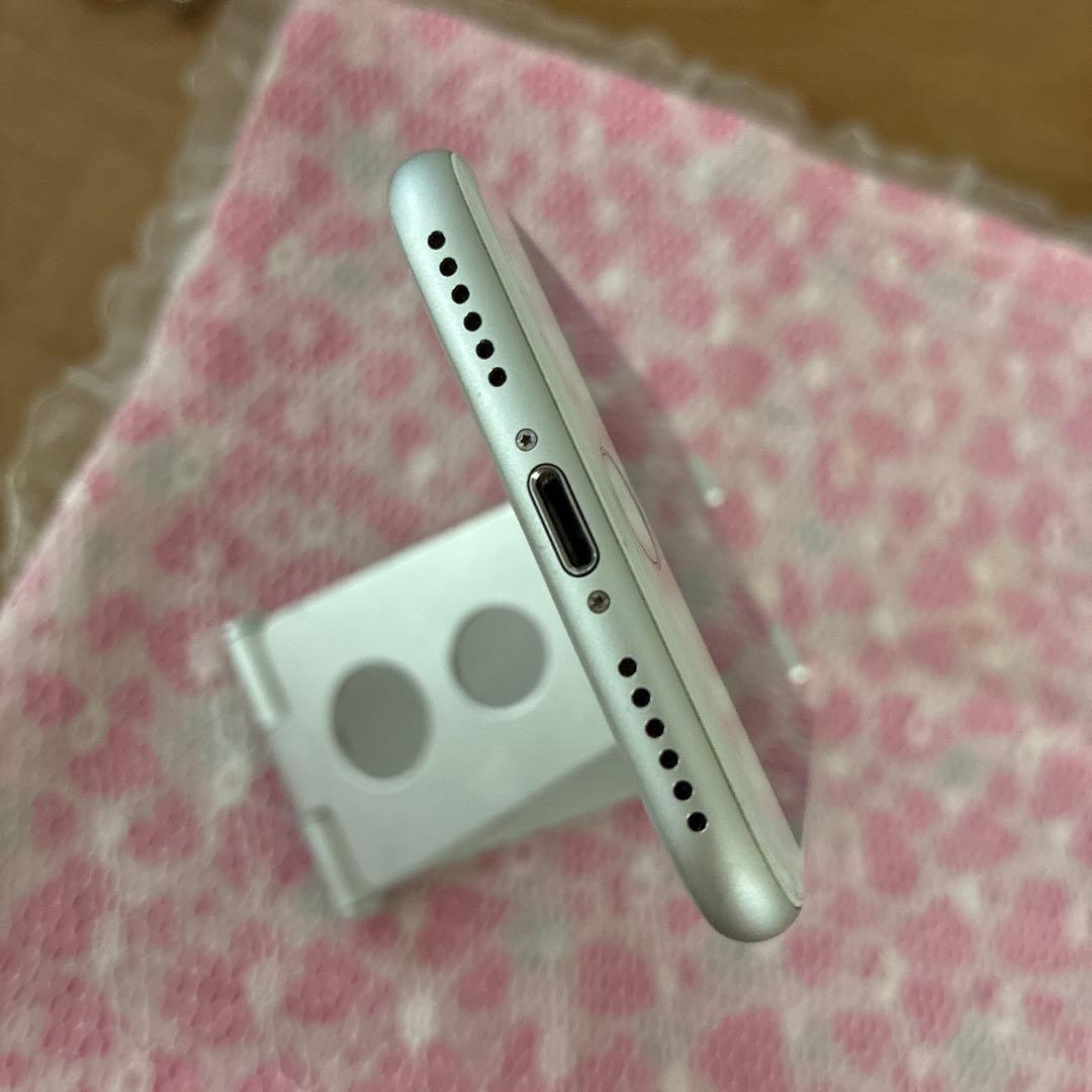 iPhone8 64GBドコモSIMロック解除済み 【一部訳あり】