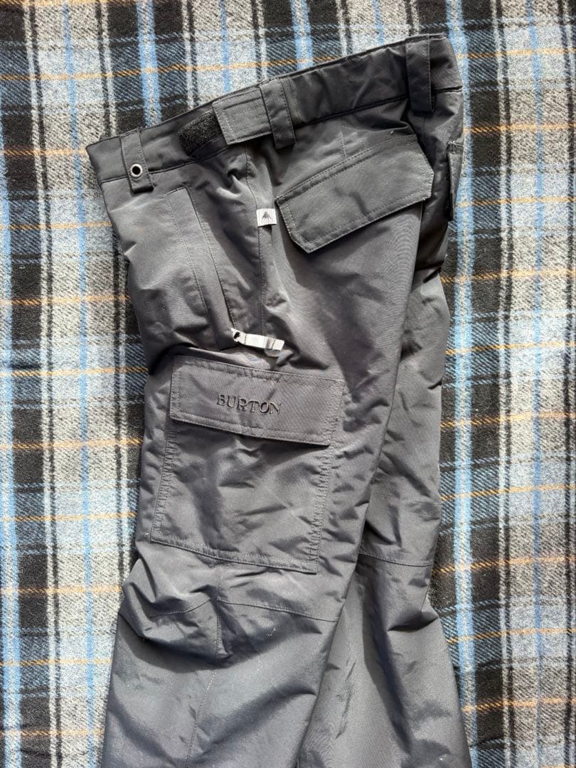 値下げしました！　ARQ ＋BURTONスノーボードウェア 130cm